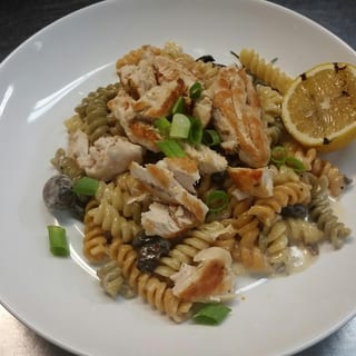 FAMILY PACK WOODLAND CHICKEN PASTA (Feeds 4 to 6)